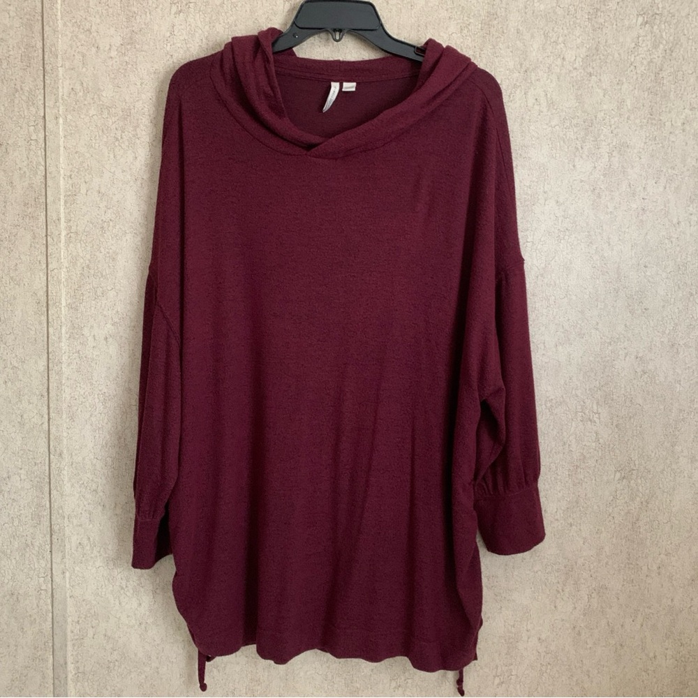 Live well Lifestyle Burgundy Hooded Sweater Lightweight plus 22/24 cinched sides